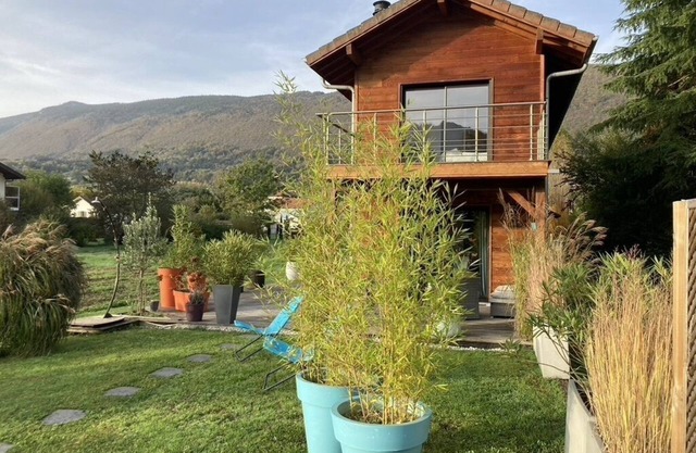 Beautiful chalet on Lake Annecy, with SPA terrace and magical mountain view
