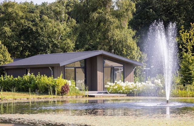 Beautiful chalet with a terrace, in a holiday park in the Brabant Kempen