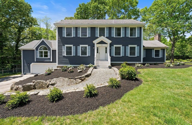 Beautiful Colonial Home in Saunderstown, RI