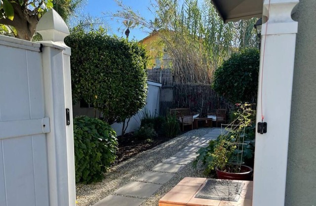 BEAUTIFUL COTTAGE ROSE BOWL AREA OLD TOWN (Pasadena)