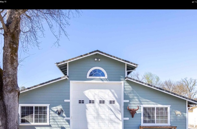 Beautiful country ranch home 2 acres, close to Bethel great pool-5 night minimum