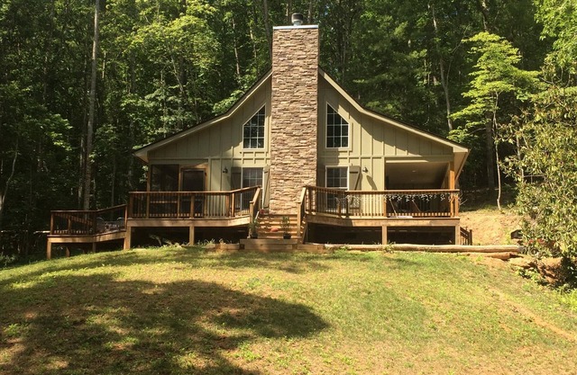 Beautiful & Cozy Cottage on a Private Lake set in 20 secluded acres