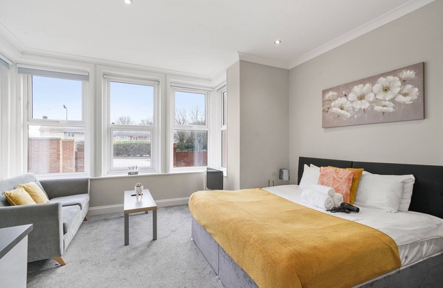 Beautiful & Cozy Studio in Maidstone with parking