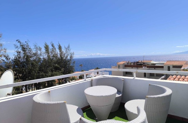 BEAUTIFUL DUPLEX 6/8 PERSONS 2nd SEA LINE FACING LA GOMERA