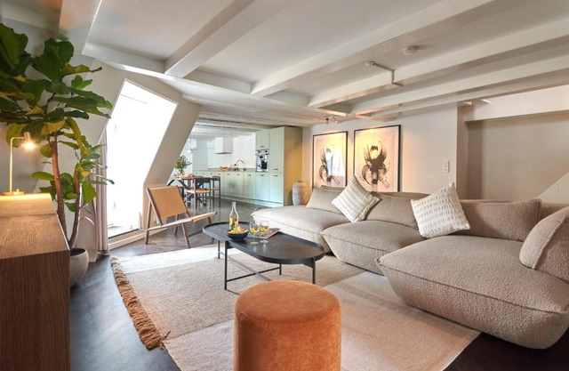 Beautiful Flat in Superb Location