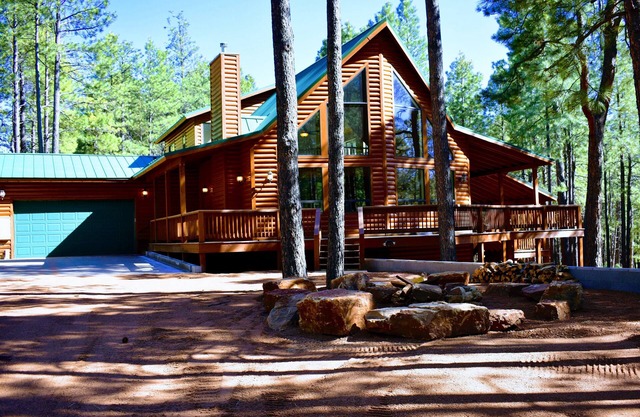 Beautiful Forest Lakes home-best of getting away w/Starlink WiFi & EV charging