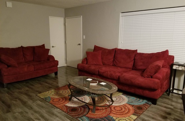 Beautiful home 5min from where you want to be.