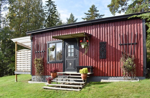 Beautiful home in Finspång with WiFi