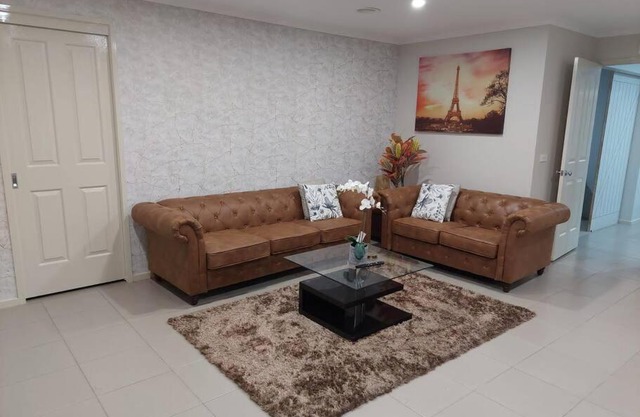 Beautiful home in Harrison with 5 Bedrooms