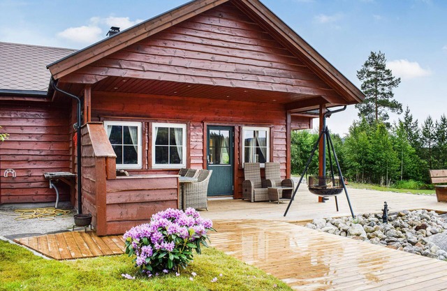 Beautiful home in Mykland with WiFi