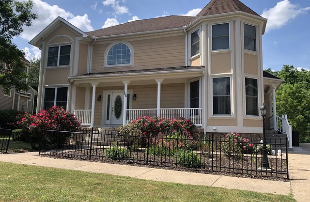 Beautiful Home in Happy Valley 2.2 Miles from Beaver Stadium