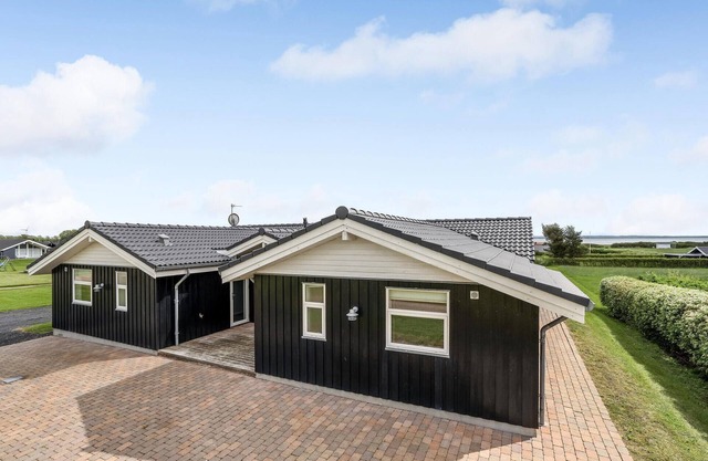 Beautiful home in Vinderup with sauna