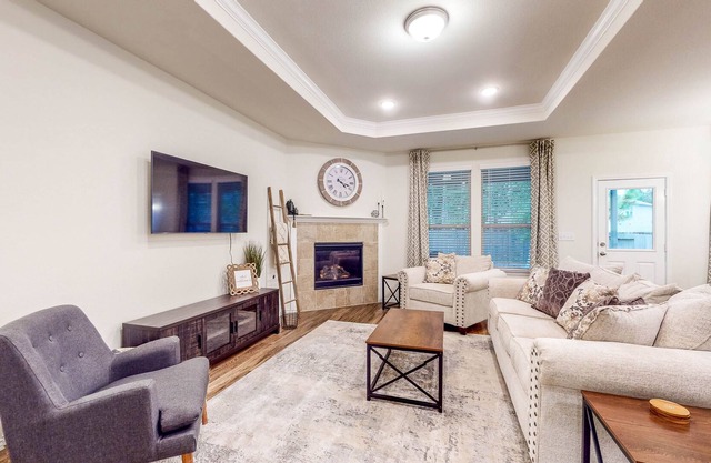 Beautiful Home near Lake Conroe - Fully Fenced Yard, Gas Fireplace & Grill