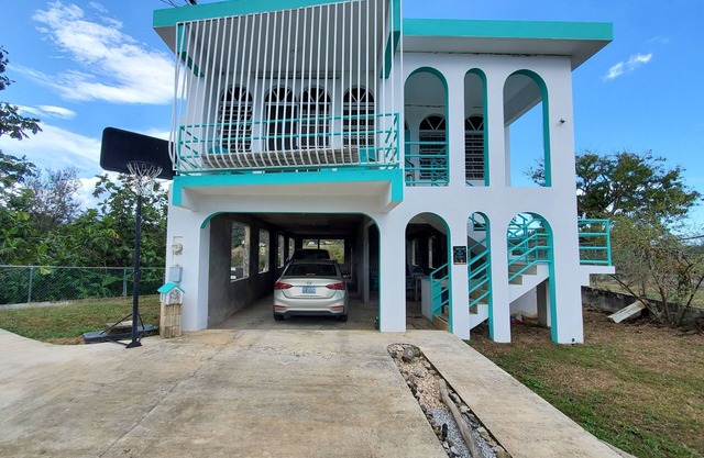 Beautiful home with 2 bedrooms 2 minutes from the beach.