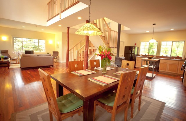 Beautiful home with hot tub in native rainforest