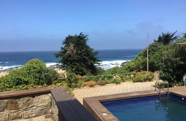 Beautiful House on the seafront in Isla Negra