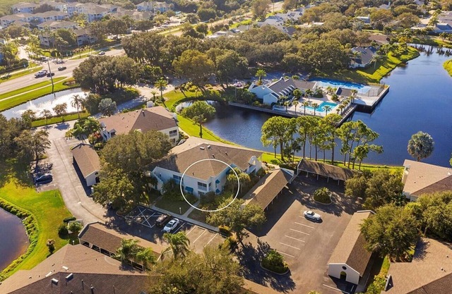 Beautiful Island Condo - 5 minutes from Anna Maria Island
