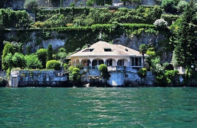 Beautiful Lake Front Villa, amazing lake como view, exclusive location!