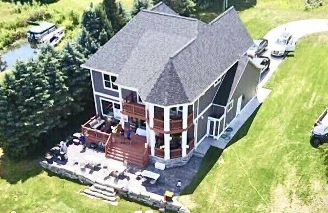 Beautiful Lake House on Cobb Lake