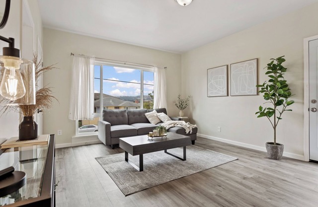 Beautiful Modern Newly Renovated 3BD 2 BA SF Home