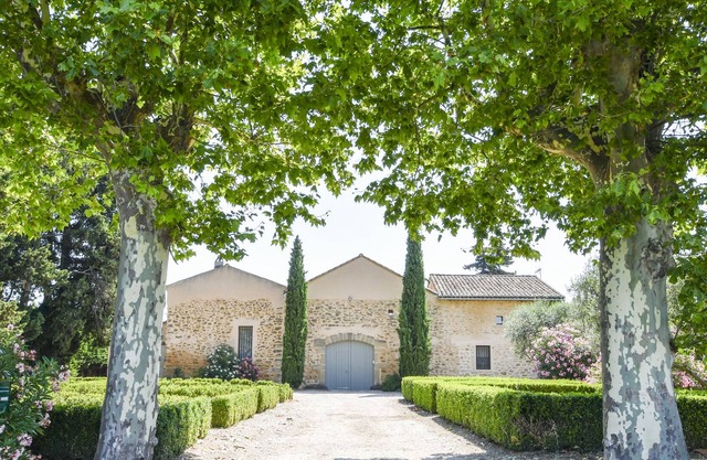 Beautiful Mas of 315m2, peaceful swimming pool
