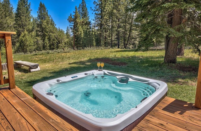 Beautiful mountain meadow setting! AC, spa, skeeball, shuffleboard, foosball, +