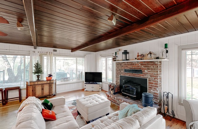 Beautiful Mountain Home Near Yosemite and Bass Lake w/Free WiFi, Deck