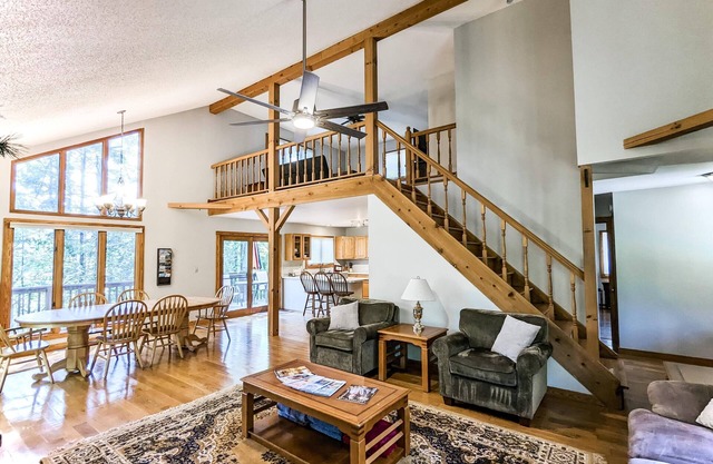 Beautiful Mountain Cabin near Junebug, Biltmore, Asheville & Weaverville