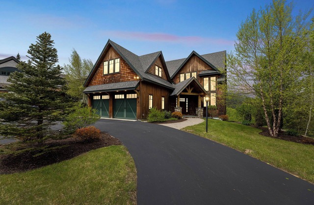 Beautiful, New Mountain Home with Hot Tub and Breathtaking Mountain Views