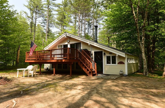 Beautiful North Conway Chalet in Cathedral Ledge with 4 Bedrooms and 1.5 Bath