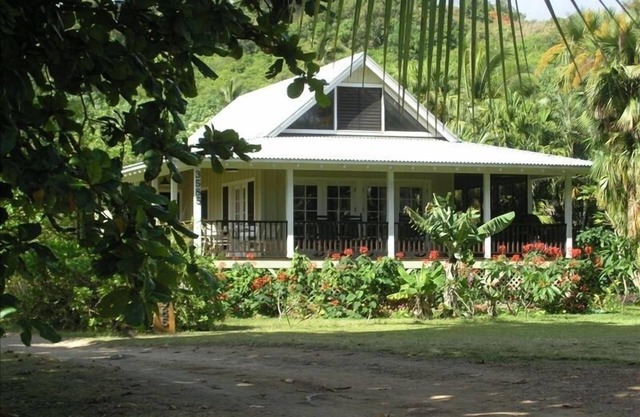 Beautiful Plumeria Cottage-Anini Beach Plantation Style Home