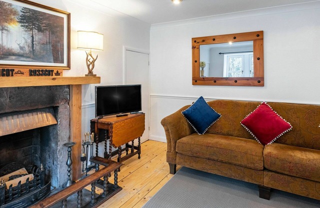 Beautiful private villa for 4 guests with WIFI, TV, patio and parking