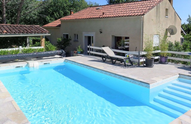 Beautiful private villa for 4 guests with private pool, WIFI, TV, terrace and pets allowed
