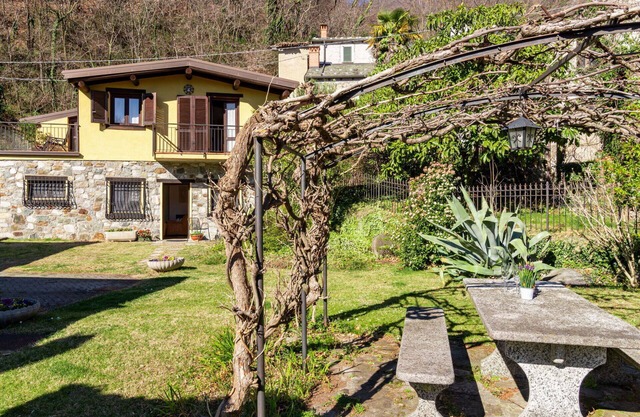 Beautiful private villa for 4 people with WIFI, TV and patio