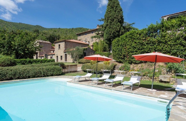 Beautiful private villa for 12 people with WIFI, private pool, TV, terrace and pets allowed