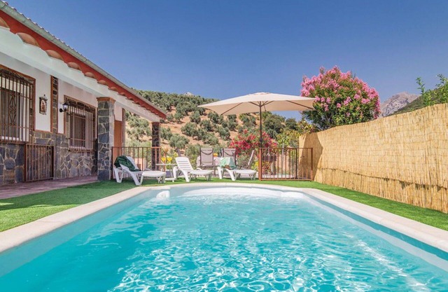 Beautiful private villa for 6 people with private pool, A/C, WIFI, TV, patio and pets allowed