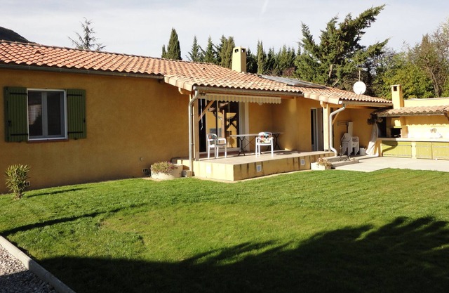 Beautiful property with swimming pool near NYONS in the Drôme Provençale