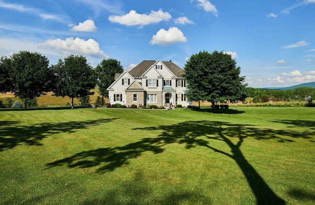 Beautiful PSU home in tranquil setting minutes from stadium