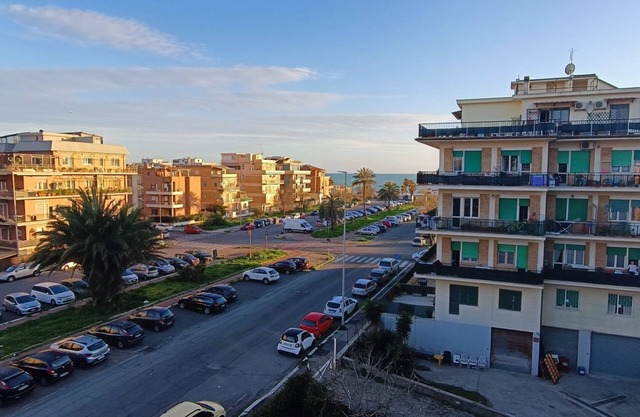 Beautiful renovated apartment sea front in Ostia.