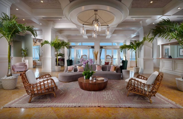 BEAUTIFUL Resort Located Directly On The Sand! - City View Room