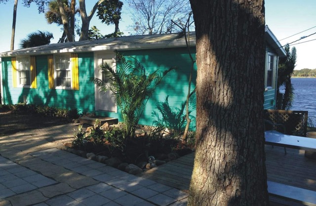 Beautiful Riverfront Cottage w/boat dock - 15 mins from beach - Sept Savings!