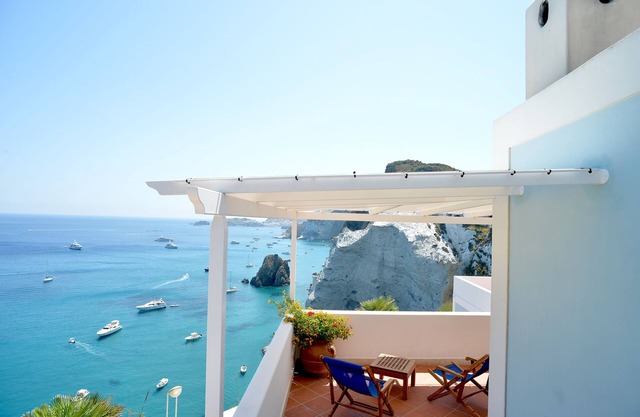 BEAUTIFUL ROMANTIC VILLA SURROUNDED BY GREENERY OVERLOOKING THE SEA