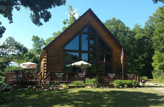 Beautiful Secluded Home On Lake Washington ~ Family & Pet Friendly With Hot Tub