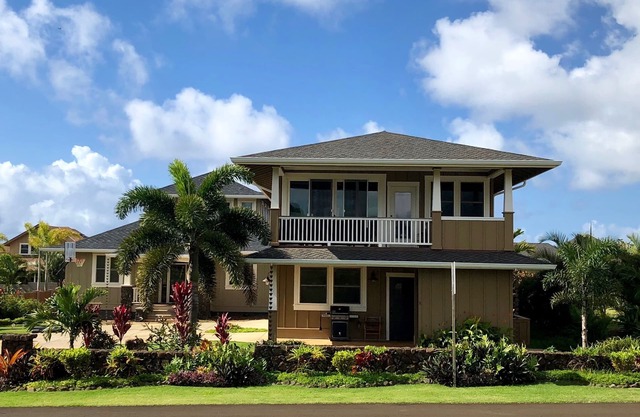 Beautiful & Spacious upstairs Apt in Poipu Beach Estates! One Bedroom with A/C!