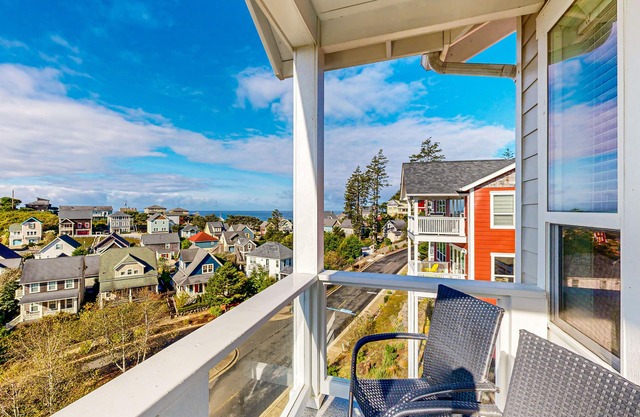 Beautiful & spacious, oceanview home, with hot tub & foosball table