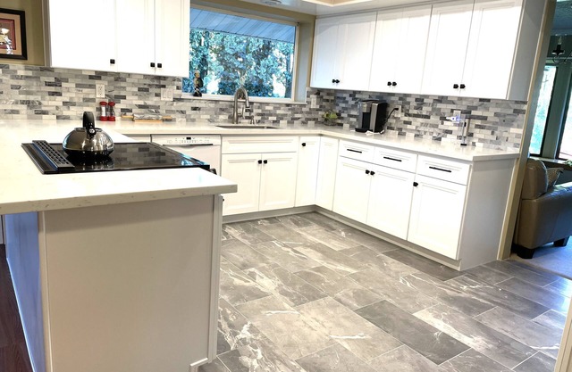 Beautiful specious house with nearby lake, waterfront, dining and entertainment.