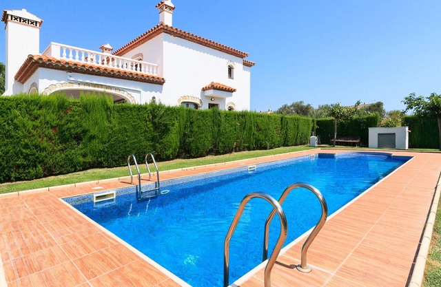 Beautiful summer house in a family complex with pool - UHC MAGRANERS 115