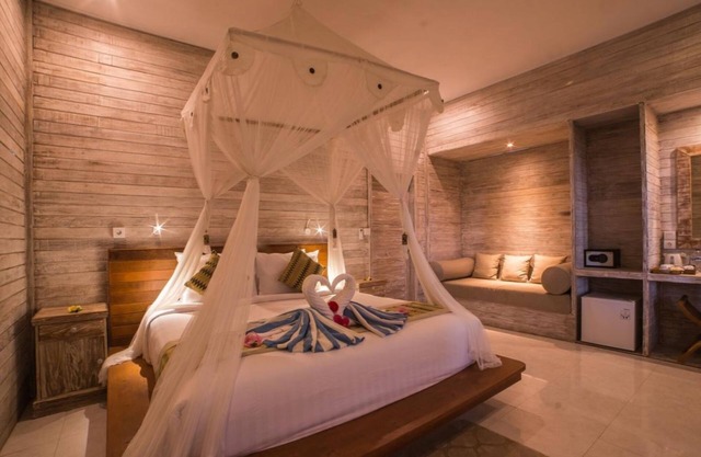 Beautiful Teak Cottage in Lembongan with Huge Lawn