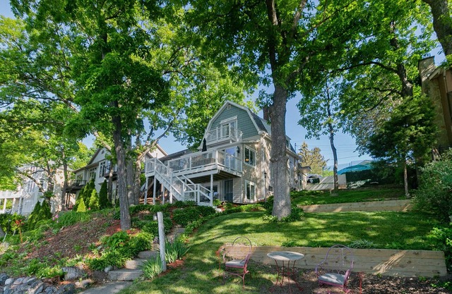 Beautiful THREE bedroom, 2.5 bath Lake Home!!
