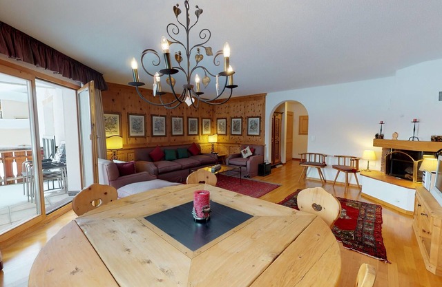 Beautiful three-room apartment on the first floor with approx.